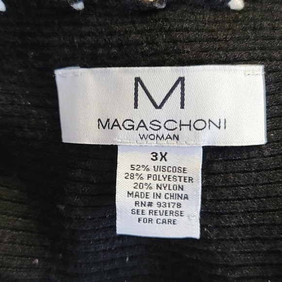 Magashoni Black Sweater with white stitching - Picture 5 of 6
